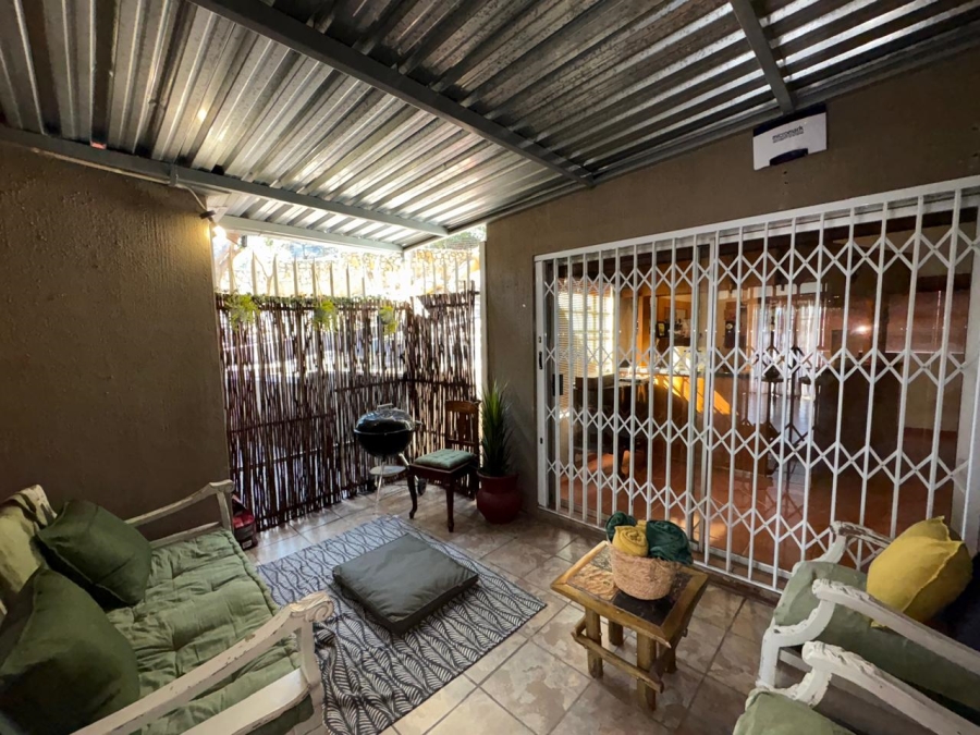 4 Bedroom Property for Sale in Safari Gardens North West